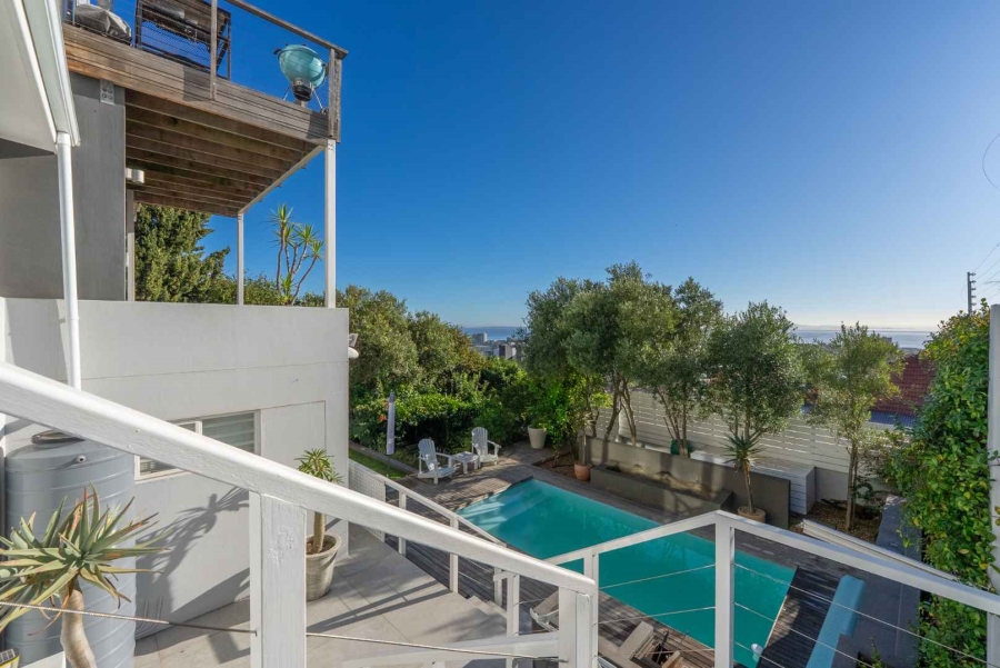 5 Bedroom Property for Sale in Green Point Western Cape